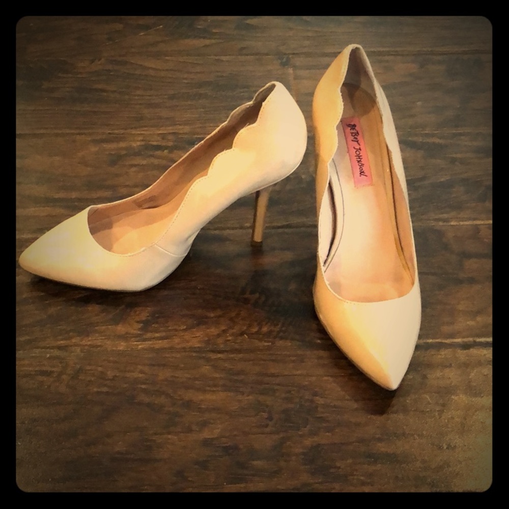 Scalloped Edge Pumps by Betsey Johnson